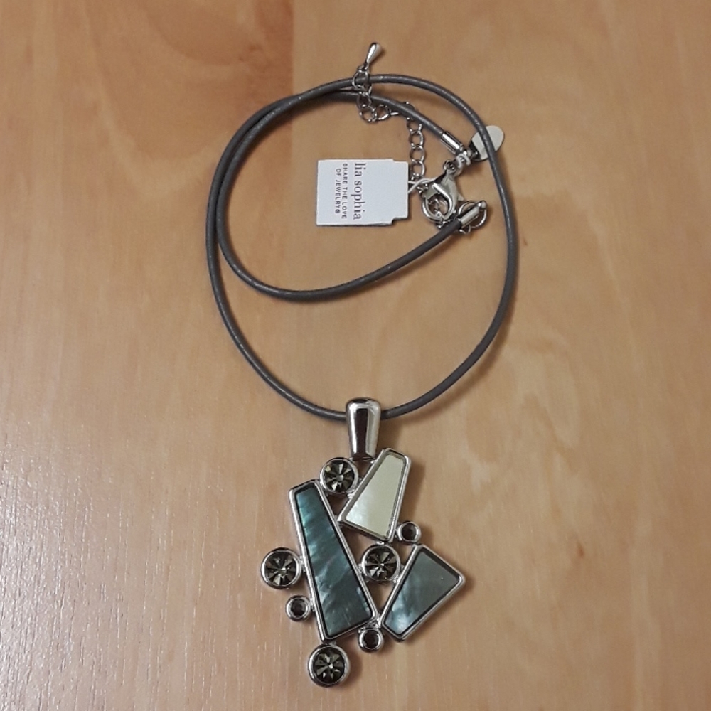 NWT, Lia Sophia Abstract Mother of Pearl Necklace